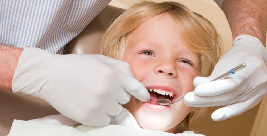 Børnetandplejen åbner igen - men langt fra på fuldt blus